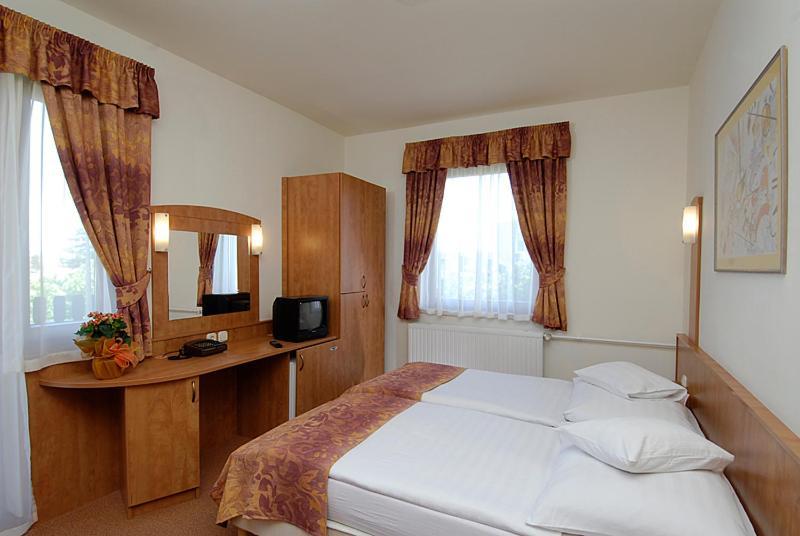 Villa Korall Budapest Rum bild